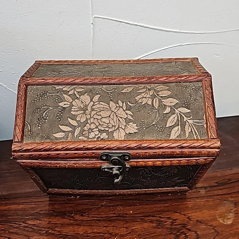 3 vintage wooden boxes with metal hinges and latch closures trinket storage - Picture 3 of 16